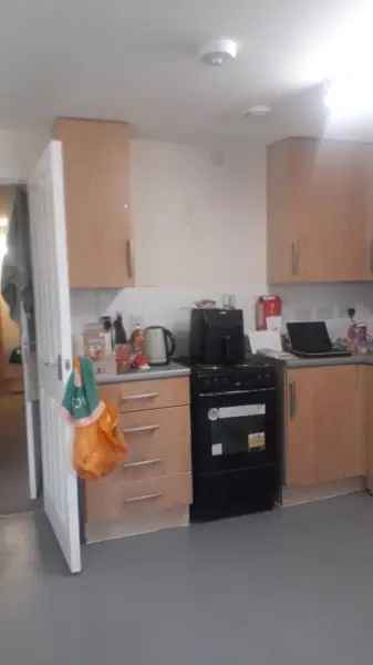 2 Bedroom Flat Balcony Open Plan Kitchen River View