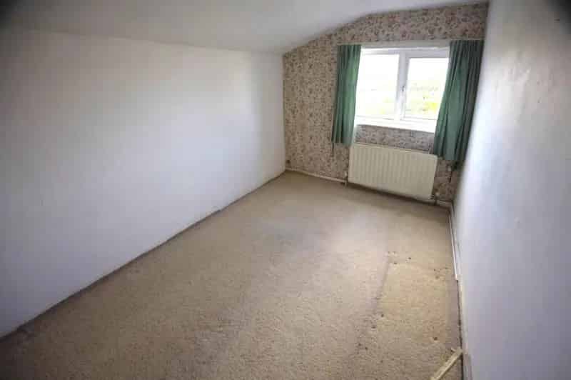 2 bed property for sale