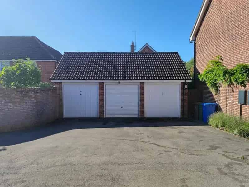 2 bedroom House
 For Sale