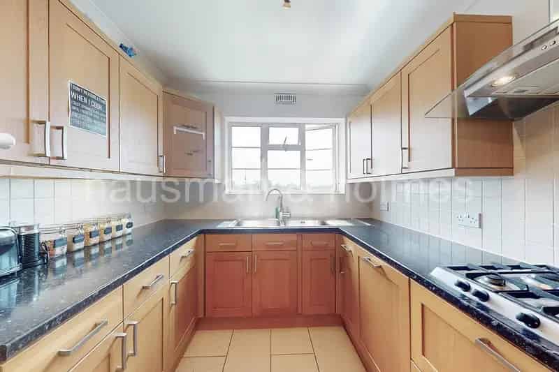 2 Bedroom Flat House to Rent