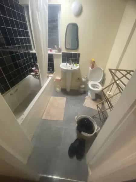 1 Bedroom Ground Floor Flat Near GP and Bus Stops