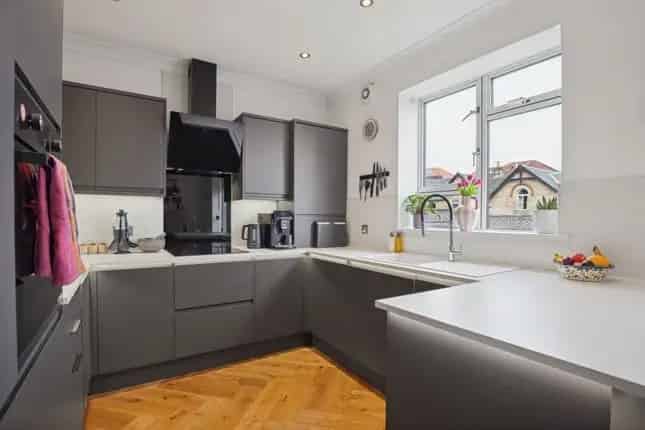 Luxury 2-Bed Apartment Kelvinside Winton Drive Glasgow