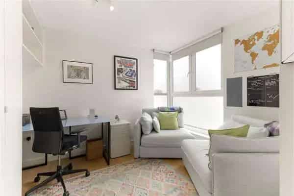 Spacious 3 Bed Flat near Wandsworth Park  Recently Refurbished