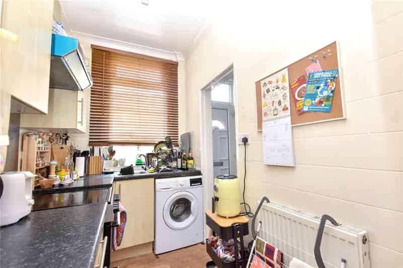 Three Bedroom Home Near Kirkstall Train Station