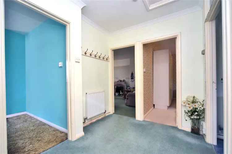 2 Bedroom Maisonette Banstead No Onward Chain Garden Parking