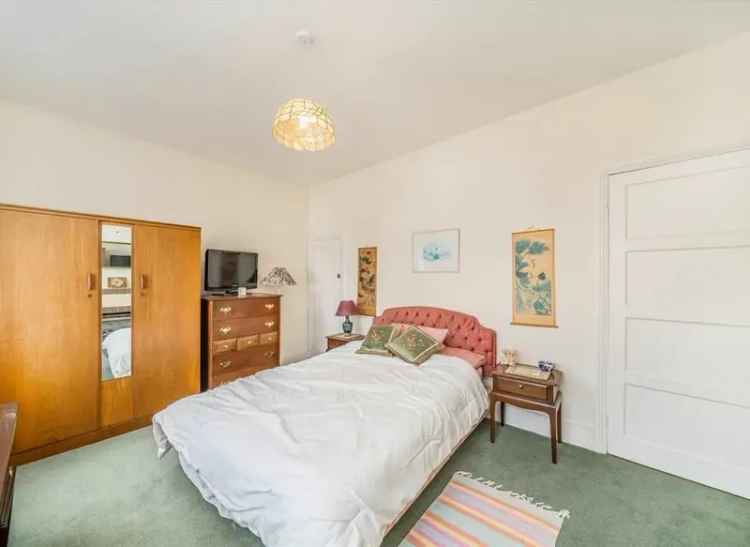 Victorian House Near Northfields and West Ealing Stations