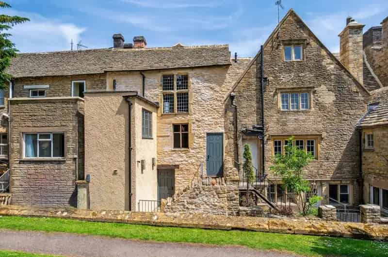 2 Bedroom Apartment for Sale UK