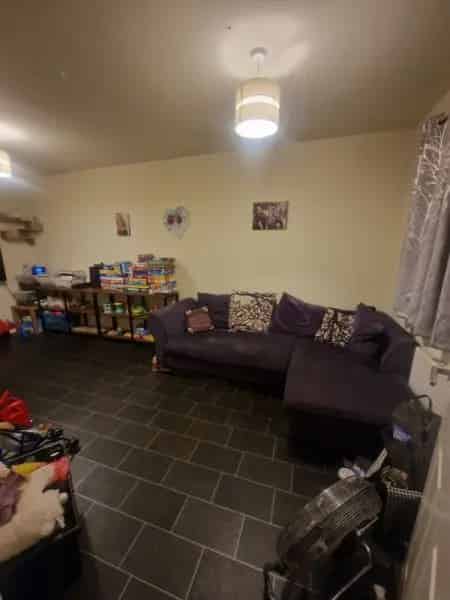 Large 2 Bedroom Maisonette
