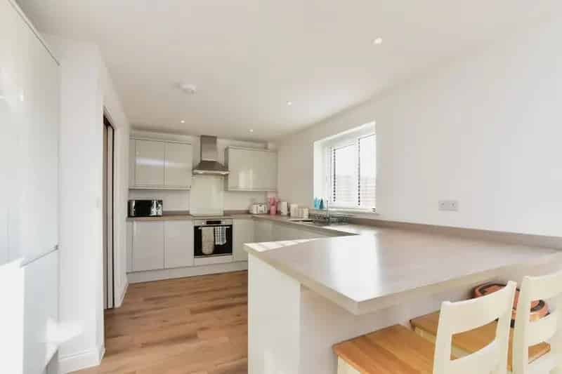 3 Bed Semi Detached House with Underfloor Heating and Garden