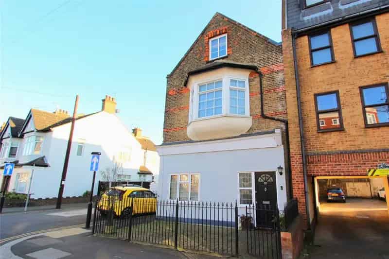 2 Bedroom Apartment Leigh on Sea
