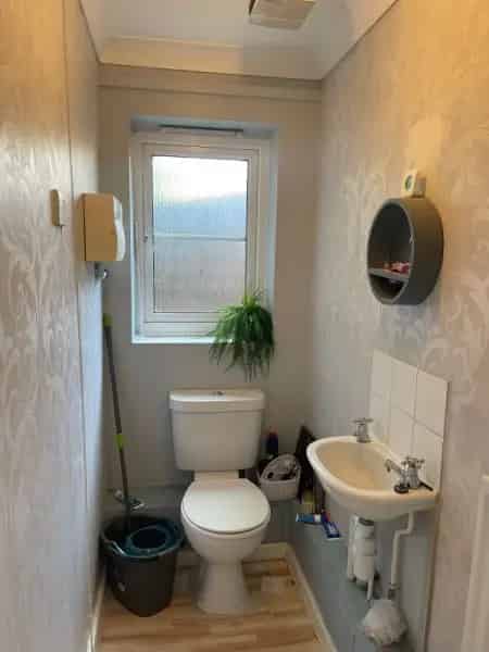 2 Double Bedroom House with Garden and Parking