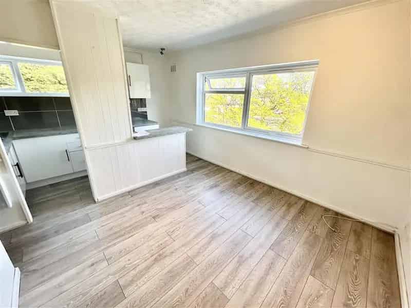 1 Bedroom Apartment Southampton - Modern Open Plan - Allocated Parking