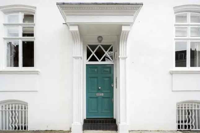 Maisonette for Sale in Draycott Place London SW3