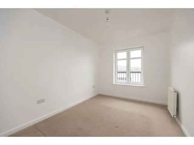 2 Bedroom Flat for Sale in Fairmilehead with Pentland Hills Views