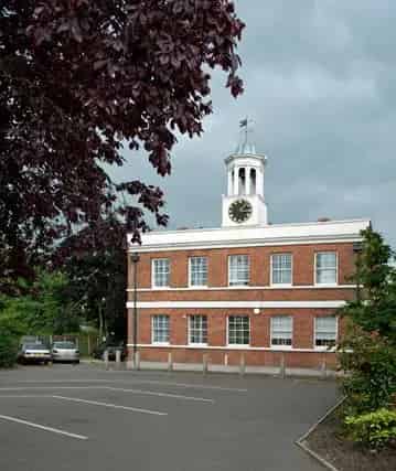 1 Bed Flat Upminster - Over 50s, Pets Allowed, Wet Room