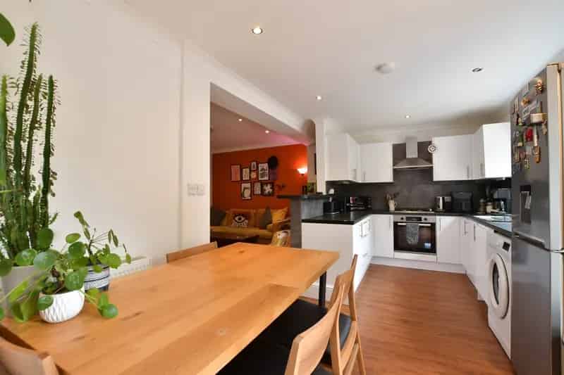 4 bedroom terraced house for sale