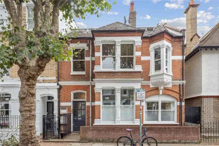 2 Bedroom Flat Apartment in London near East Putney Station