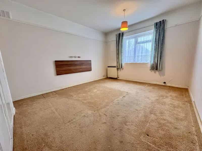 2 Bedroom Detached Bungalow for Sale Near River Stour