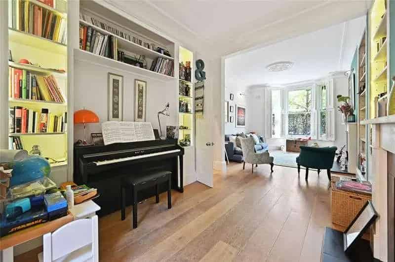 4 Bed House Extended Loft Side Return - 2 Bathrooms