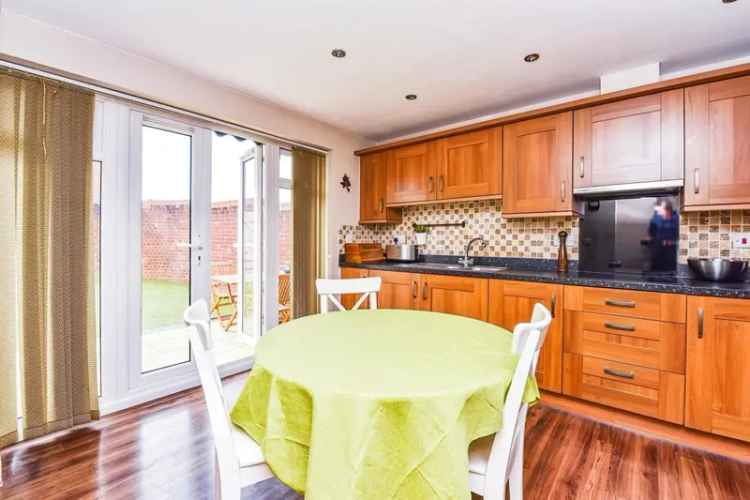 3-Bedroom Modern Home in Frome Town Centre