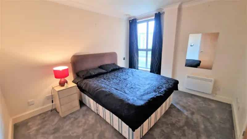 2 Bedroom Apartment to Rent - Riverside Development