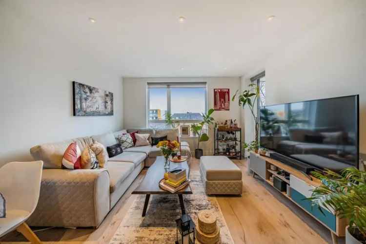 Smithfield Square One Bedroom Apartment with Private Balcony