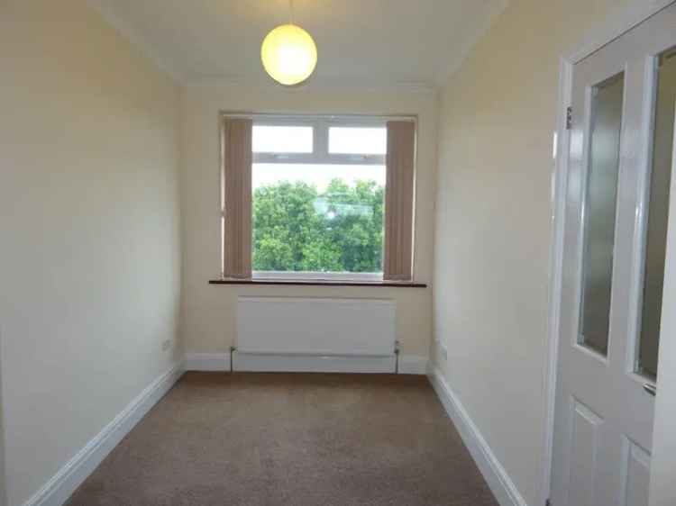 3 bedroom semi-detached house to rent