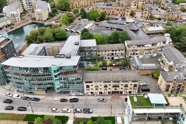 Townhouse for Sale in Wapping High Street London E1W