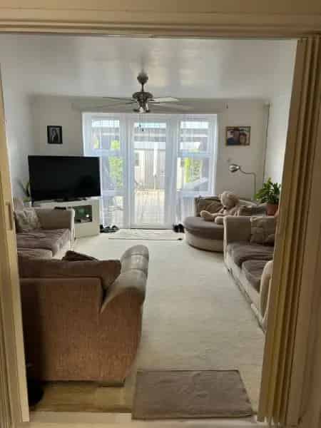 Three Bed House with Driveway and Garden