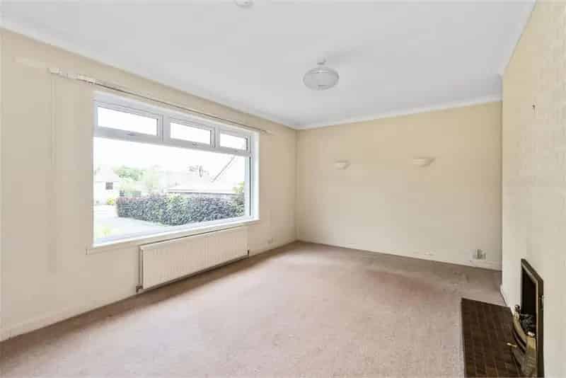 3 Bed Bungalow Detached with 2 Reception Rooms Near Beach