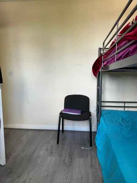 3 Double Bedroom House Near Family