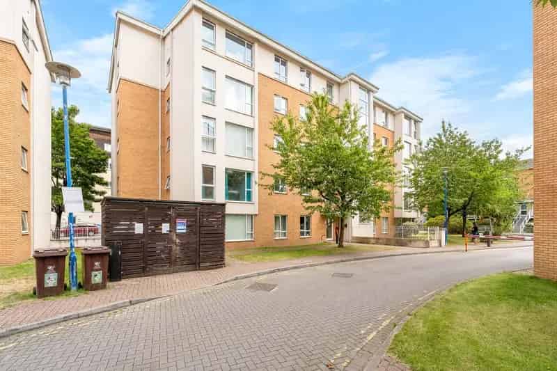 2 Bedroom Apartment for Sale near Cardiff City Centre