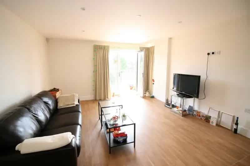 1 Bedroom Flat To Rent Available 20062026