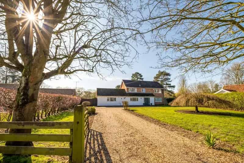 4 Bedroom Detached House with Annexe and 2.5 Acres