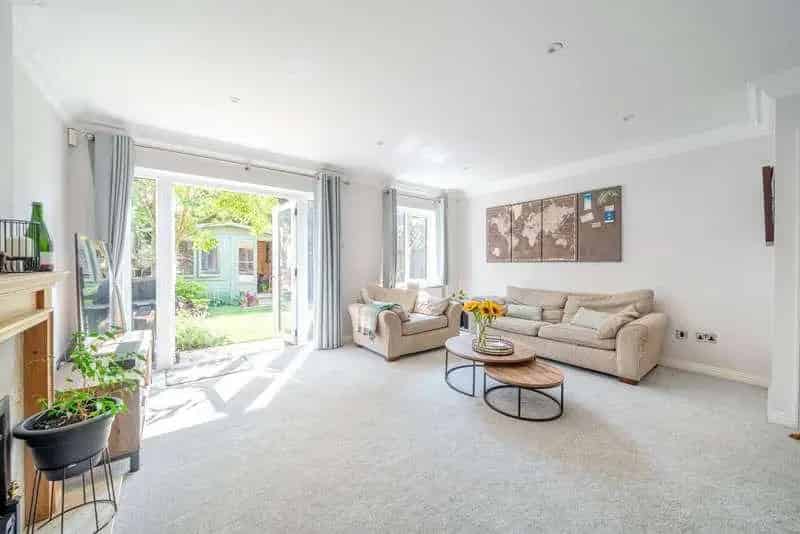 4 Bed House for Sale Near Weybridge Station