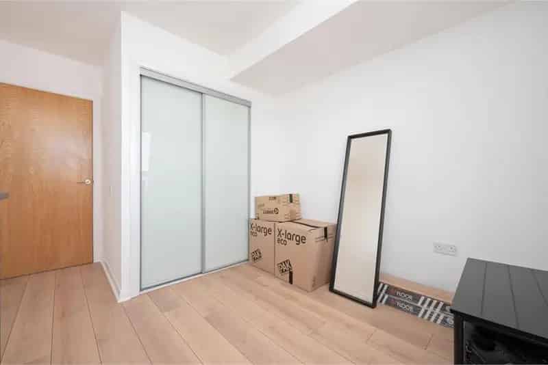2 Bed Flat Dunfermline First Floor Apartment