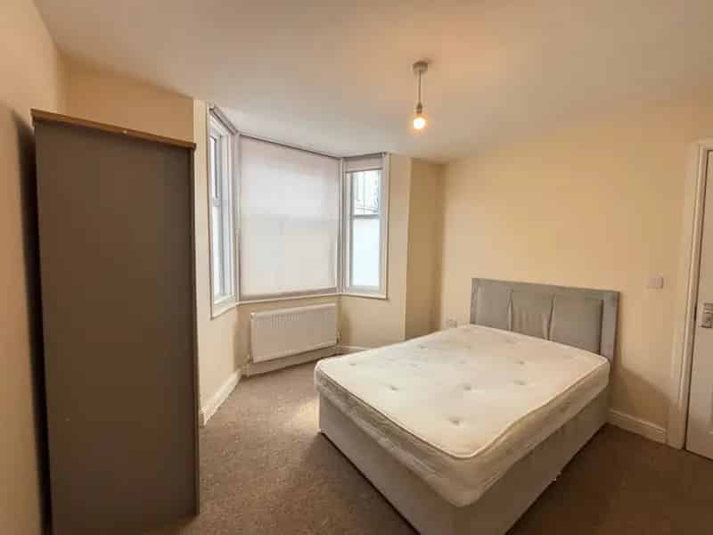 1 Bedroom House of Multiple Occupation HMO To Rent