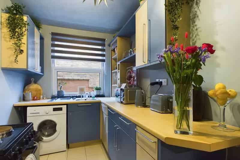 One Bedroom Flat Stoneygate Leasehold Garage Gardens