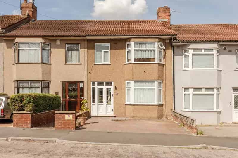 3 Bedroom Mid Terrace House for Sale in Bedminster Down