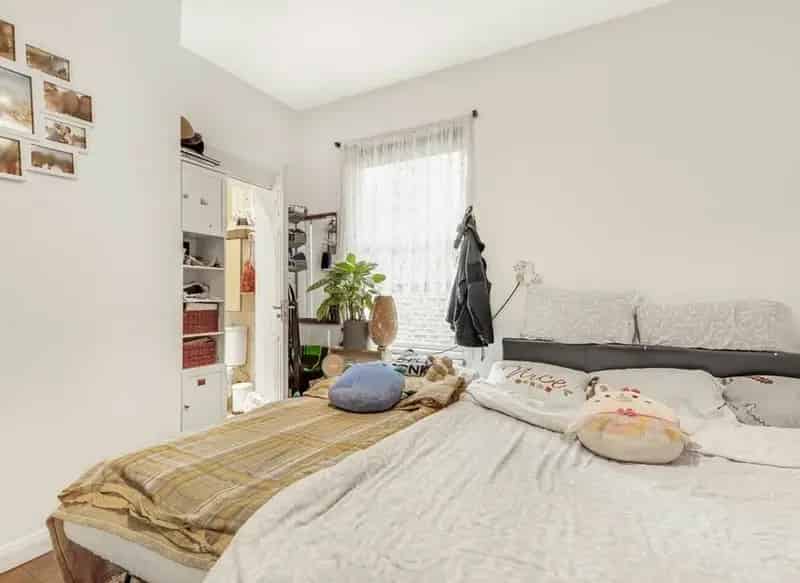 Flat For Sale , Hanworth Road, London, England