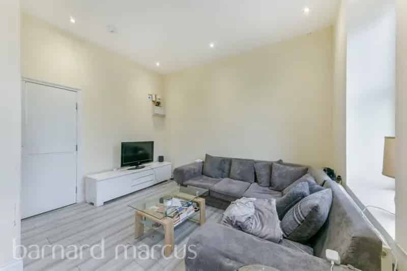 Two Double Bedroom Flat Brixton Hill Near Stations