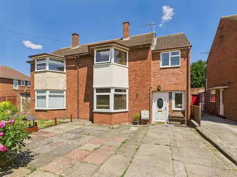 3 Bedroom Semi Detached House For Sale Longlevens