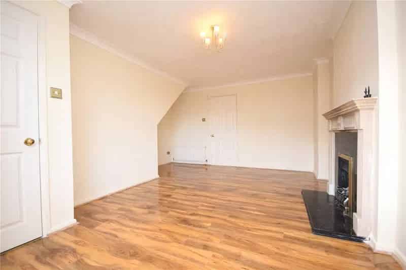 3 Bed Semi-Detached Home in Tingley