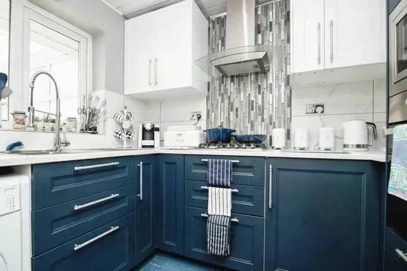 Two Bedroom Detached Bungalow Near High Street