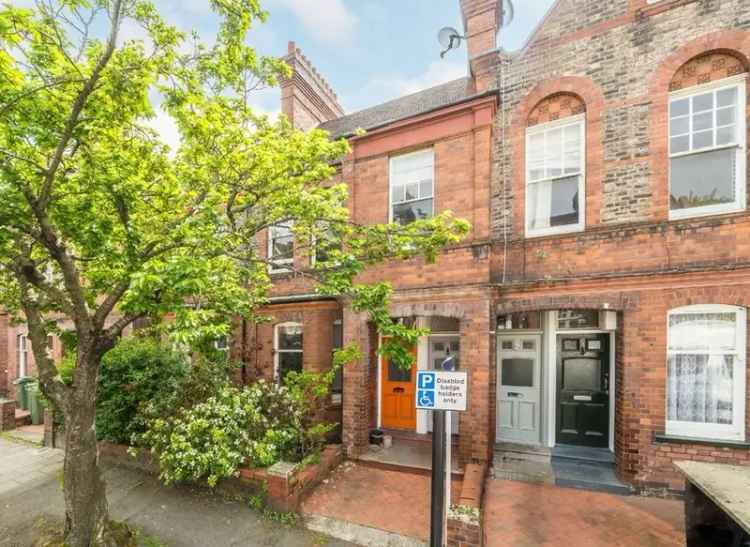 3-Bed Maisonette Near Streatham Hill Station