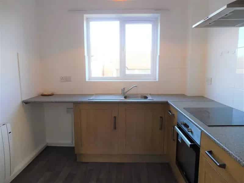 2 Bed Modern Apartment Zero Deposit Available End May