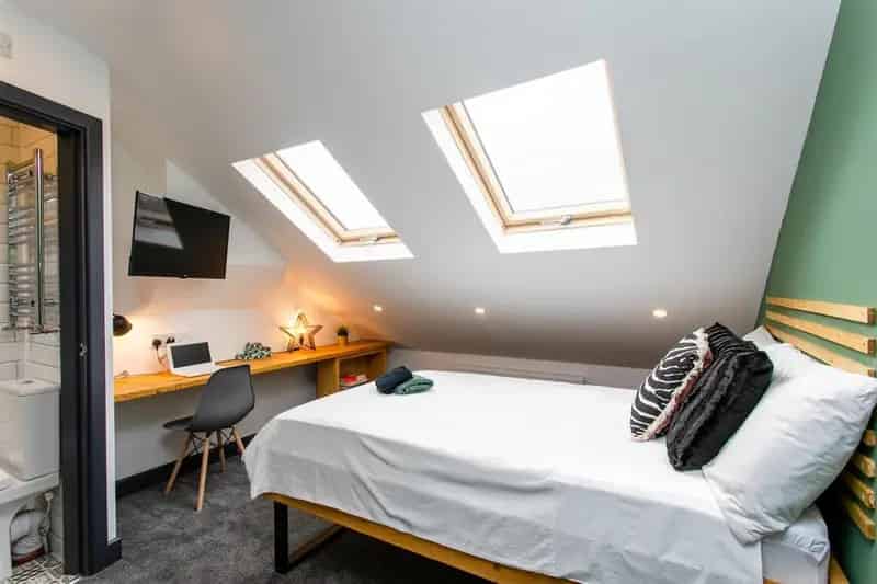 5 Bedroom Terraced House To Rent