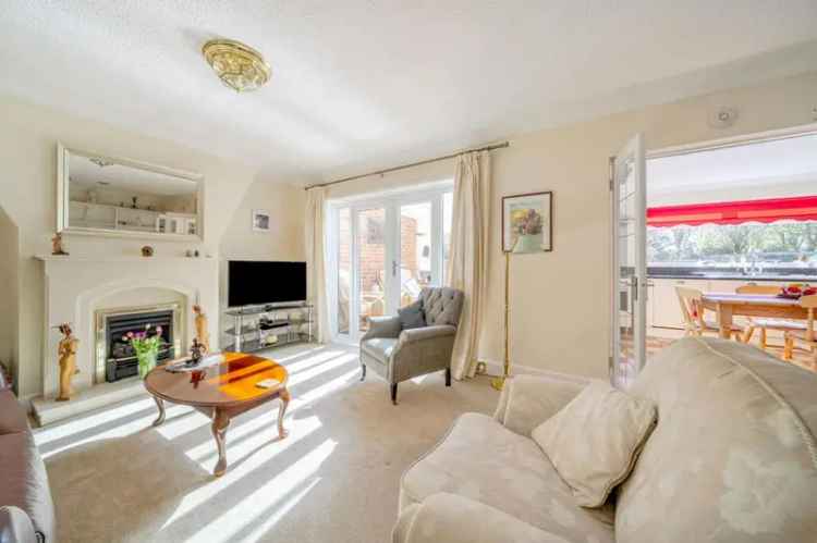 3 Bedroom Semi-Detached House for Sale Cumberland Avenue