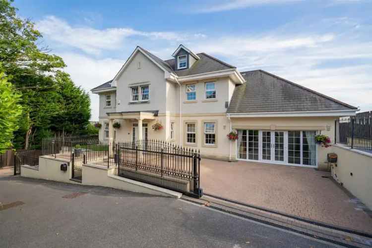 6 bedroom detached house for sale