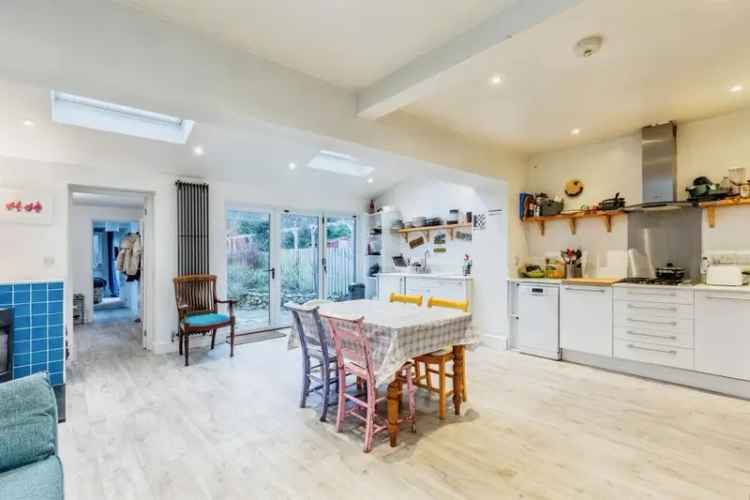 6 Bedroom Terraced House for Sale